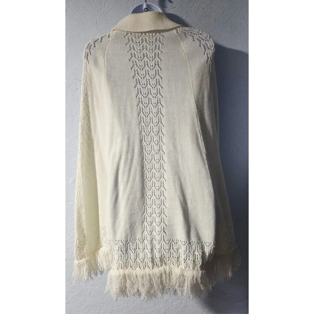 Vintage 70s Dawnelle Ivory Knit Cape/Poncho - Medium